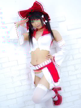 Touhou - Hakurei Reimu cosplay by Lenfried_002